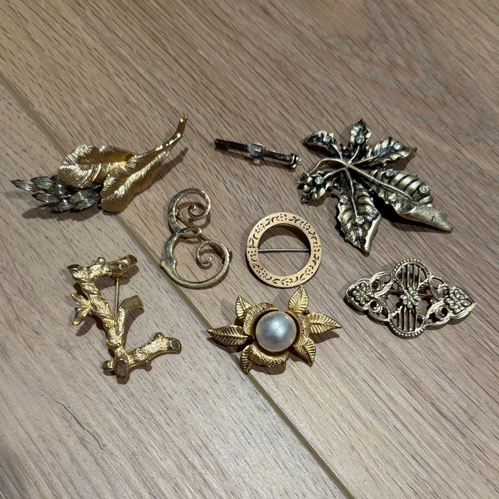Elegant Gold Brooch Set